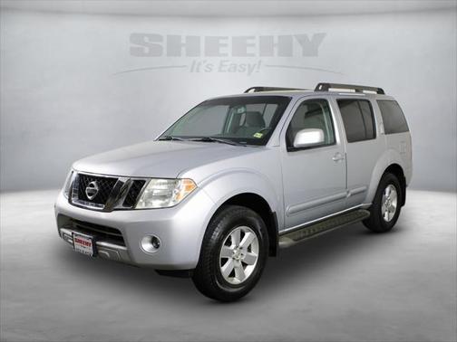 2011 Nissan Pathfinder LE