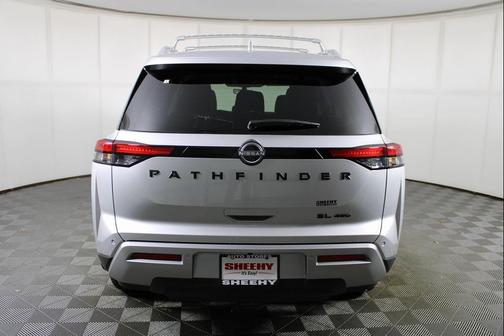 2025 Nissan Pathfinder SL 4WD