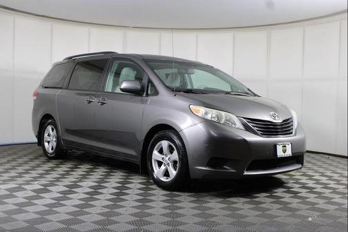 2011 Toyota Sienna LE