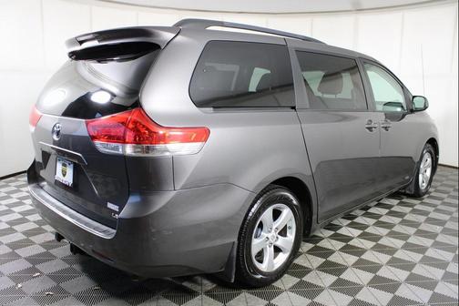 2011 Toyota Sienna LE