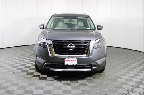2025 Nissan Pathfinder SL 4WD