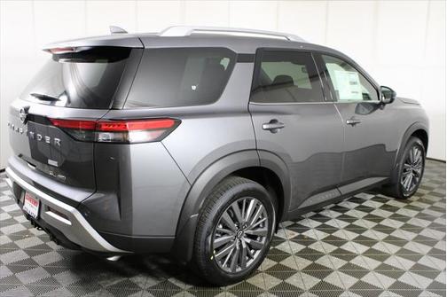 2025 Nissan Pathfinder SL 4WD