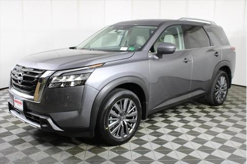 2025 Nissan Pathfinder SL 4WD