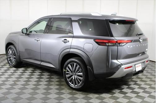 2025 Nissan Pathfinder SL 4WD