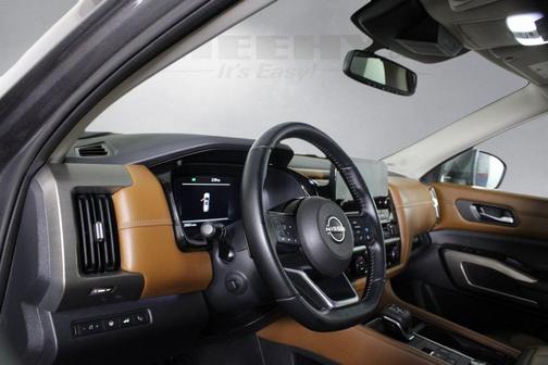 2022 Nissan Pathfinder Platinum 4WD