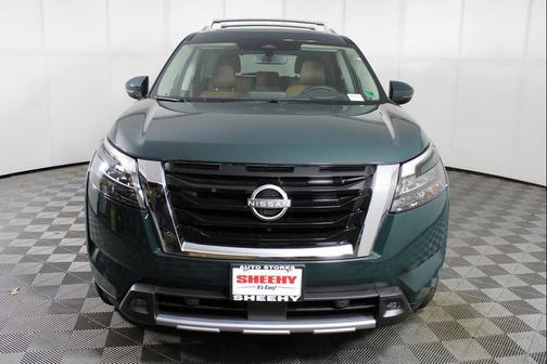 2025 Nissan Pathfinder Platinum 4WD
