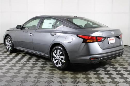 2025 Nissan Altima S FWD