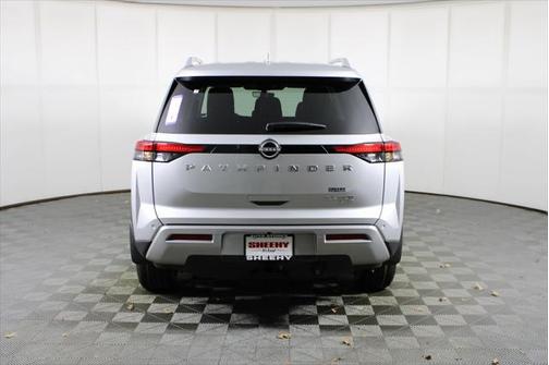 2025 Nissan Pathfinder Platinum 4WD