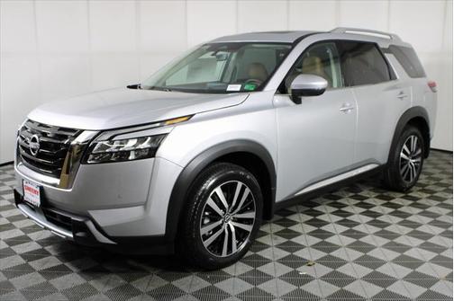 2025 Nissan Pathfinder Platinum 4WD