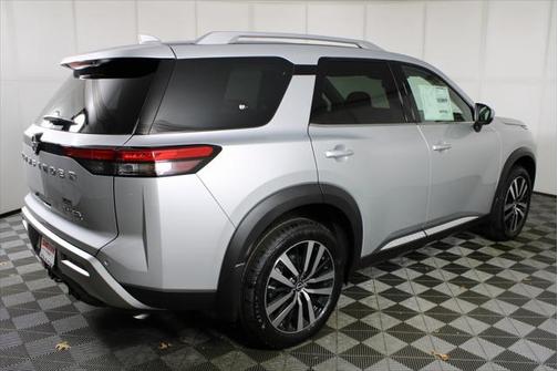 2025 Nissan Pathfinder Platinum 4WD