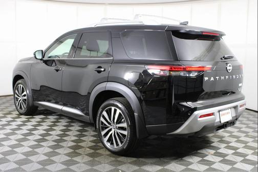 2025 Nissan Pathfinder Platinum 4WD