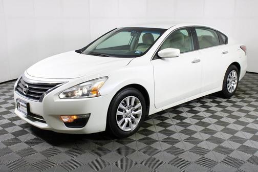 Photo 3 of 12 of 2014 Nissan Altima 2.5 S