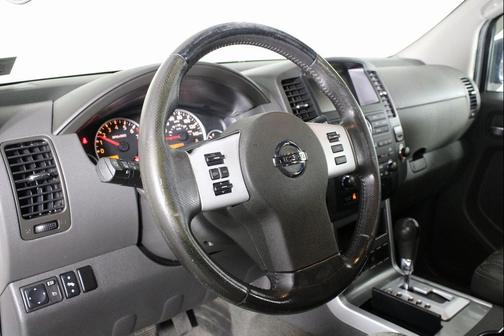 2008 Nissan Pathfinder SE