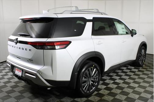 2025 Nissan Pathfinder SL 4WD