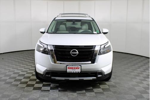 2025 Nissan Pathfinder SL 4WD