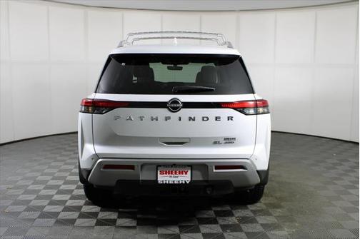 2025 Nissan Pathfinder SL 4WD