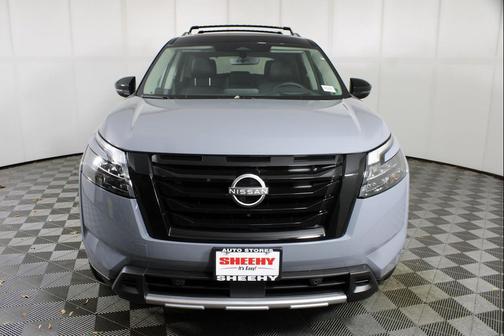 2025 Nissan Pathfinder Platinum 4WD