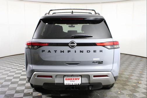 2025 Nissan Pathfinder Platinum 4WD