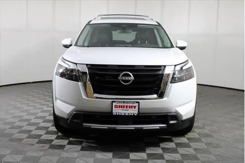 2025 Nissan Pathfinder SL 4WD