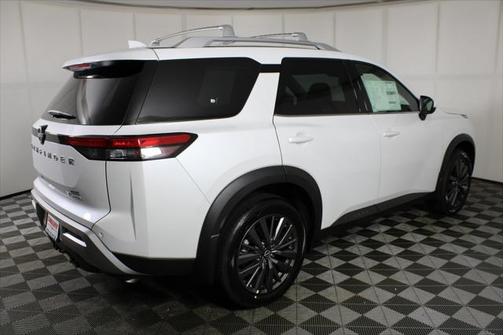 2025 Nissan Pathfinder SL 4WD