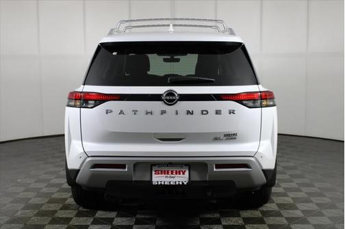 2025 Nissan Pathfinder SL 4WD