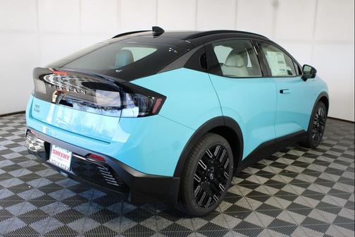 2026 Nissan Leaf PLATINUM+