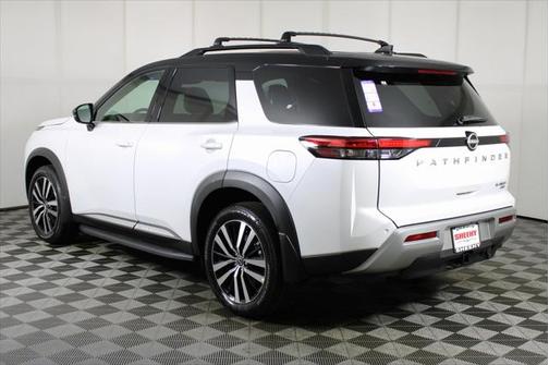 2025 Nissan Pathfinder Platinum 4WD