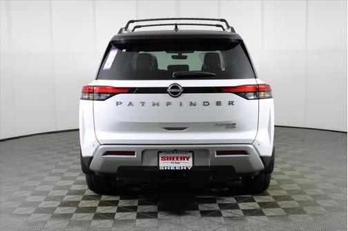 2025 Nissan Pathfinder Platinum 4WD