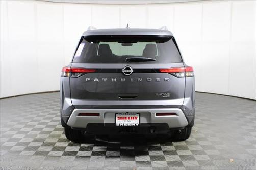 2025 Nissan Pathfinder Platinum 4WD
