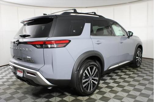 2025 Nissan Pathfinder Platinum 4WD