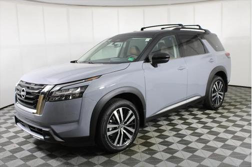 2025 Nissan Pathfinder Platinum 4WD