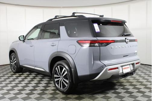 2025 Nissan Pathfinder Platinum 4WD