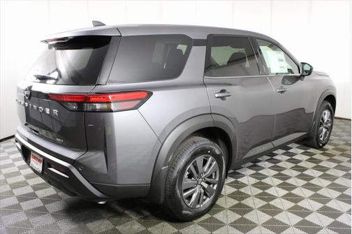 2025 Nissan Pathfinder S