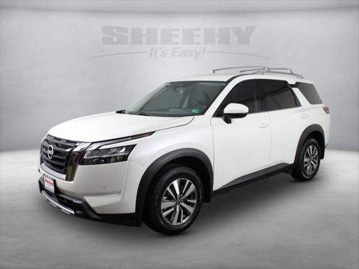 2024 Nissan Pathfinder SL 4WD