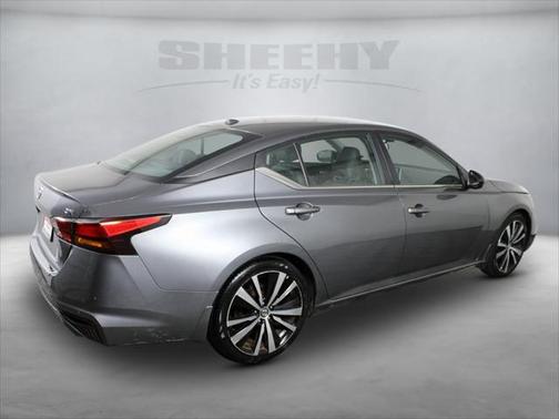 2022 Nissan Altima SR FWD