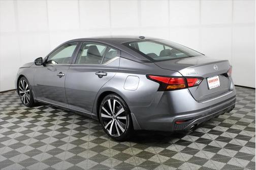 2022 Nissan Altima SR FWD