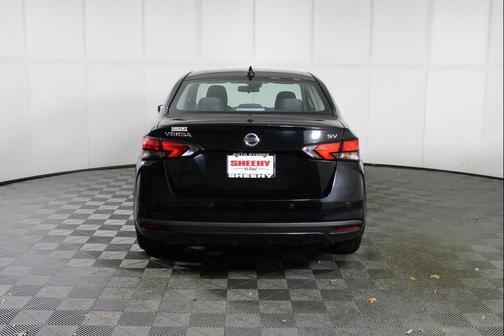 2022 Nissan Versa 1.6 SV