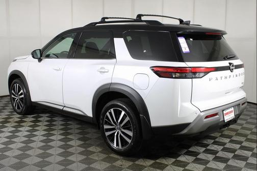 2025 Nissan Pathfinder Platinum 4WD