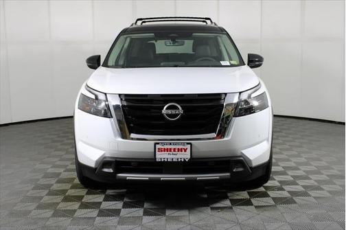 2025 Nissan Pathfinder SL 4WD