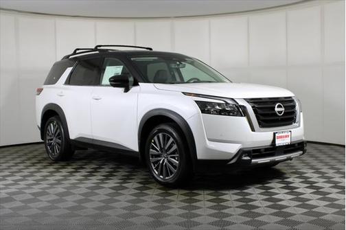 2025 Nissan Pathfinder SL 4WD