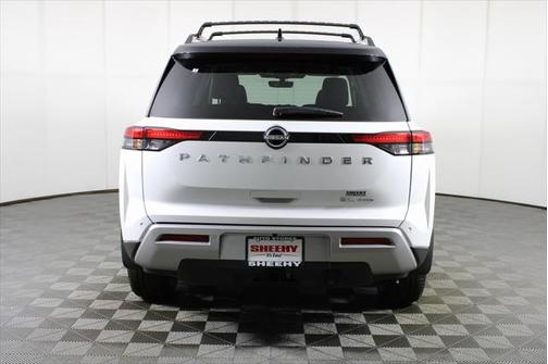 2025 Nissan Pathfinder SL 4WD