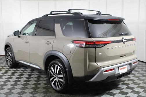 2025 Nissan Pathfinder Platinum 4WD