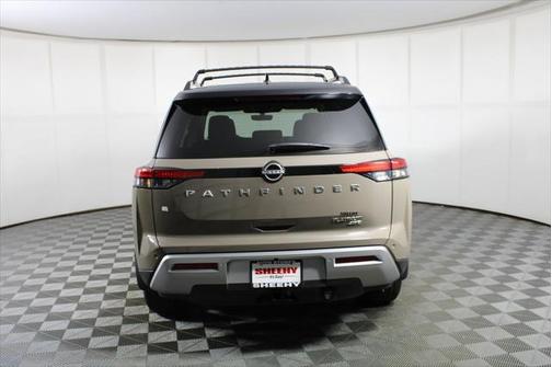 2025 Nissan Pathfinder Platinum 4WD