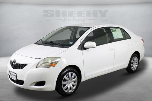 Photo 4 of 25 of 2012 Toyota Yaris Base