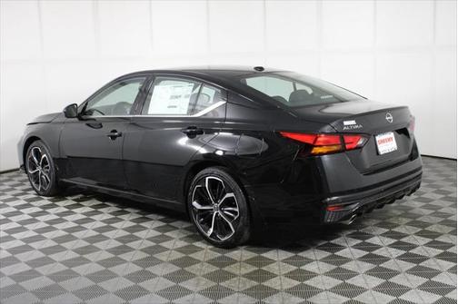 2025 Nissan Altima SR FWD