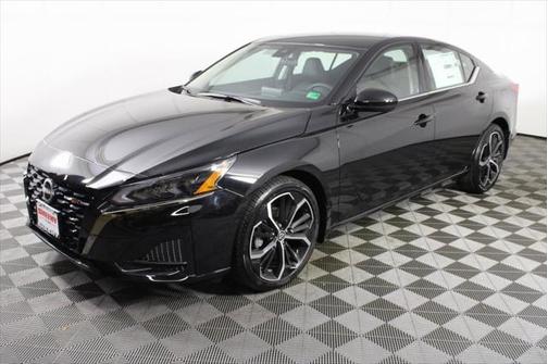 2025 Nissan Altima SR FWD