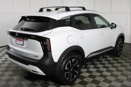 Aspen White Tricoat 2026 Nissan Kicks SV