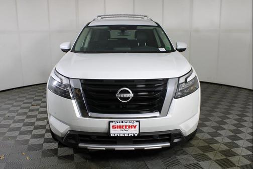 2025 Nissan Pathfinder SL 4WD