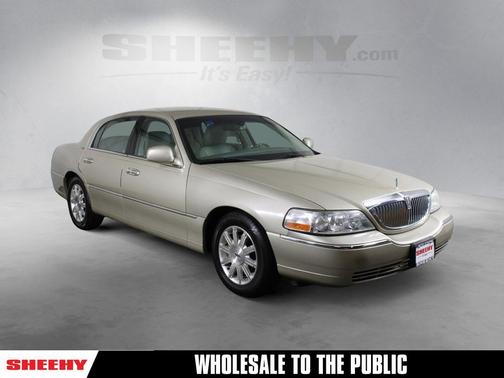 2011 Lincoln Town Car Signature