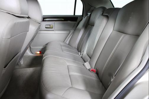 2011 Lincoln Town Car Signature